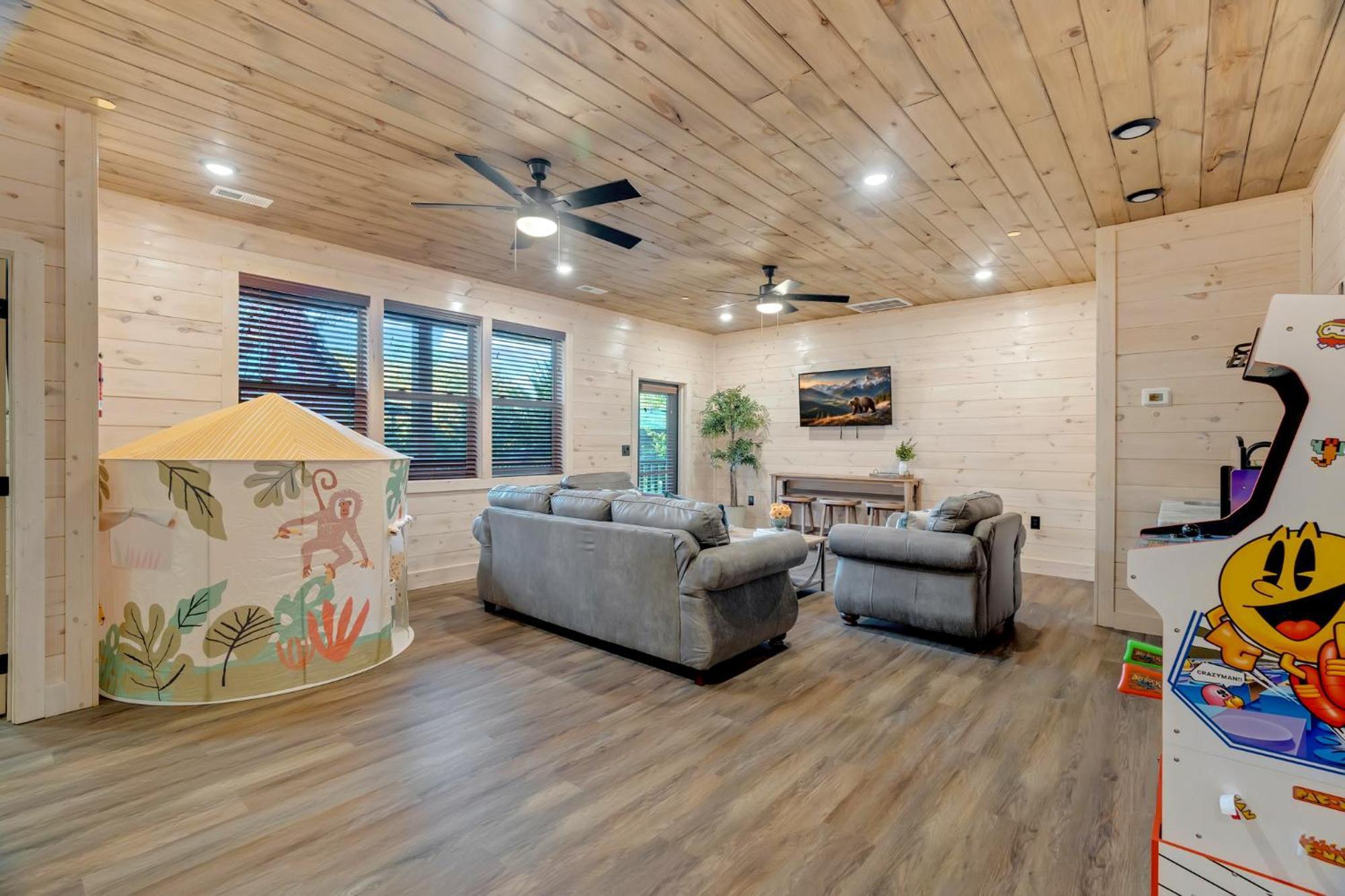 New Luxury Cabin With Indoor Pool, Hot Tub, & Theater Villa Pigeon Forge Exterior foto